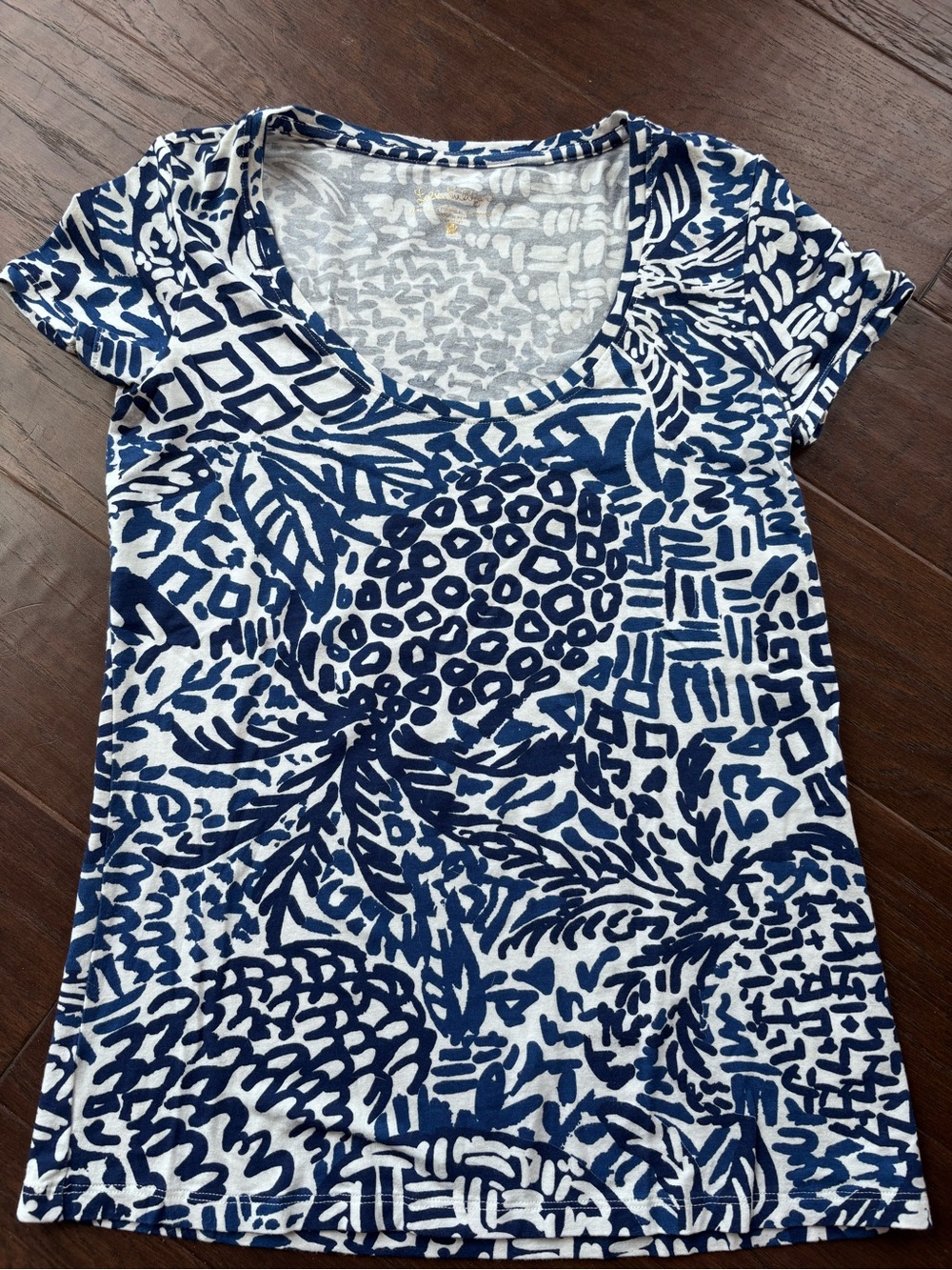 Lilly Pulitzer Dori Tee. Pineapple. XS